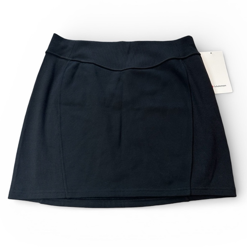 Lululemon Scuba Mini Skirt Size Large NWT Black High Rise